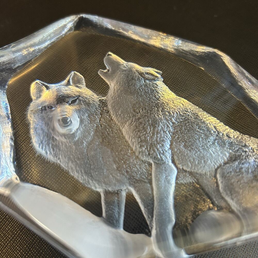 Mats Jonasson Wolves Crystal Sculpture Sweden Signed Full Lead 3D Art, Etched